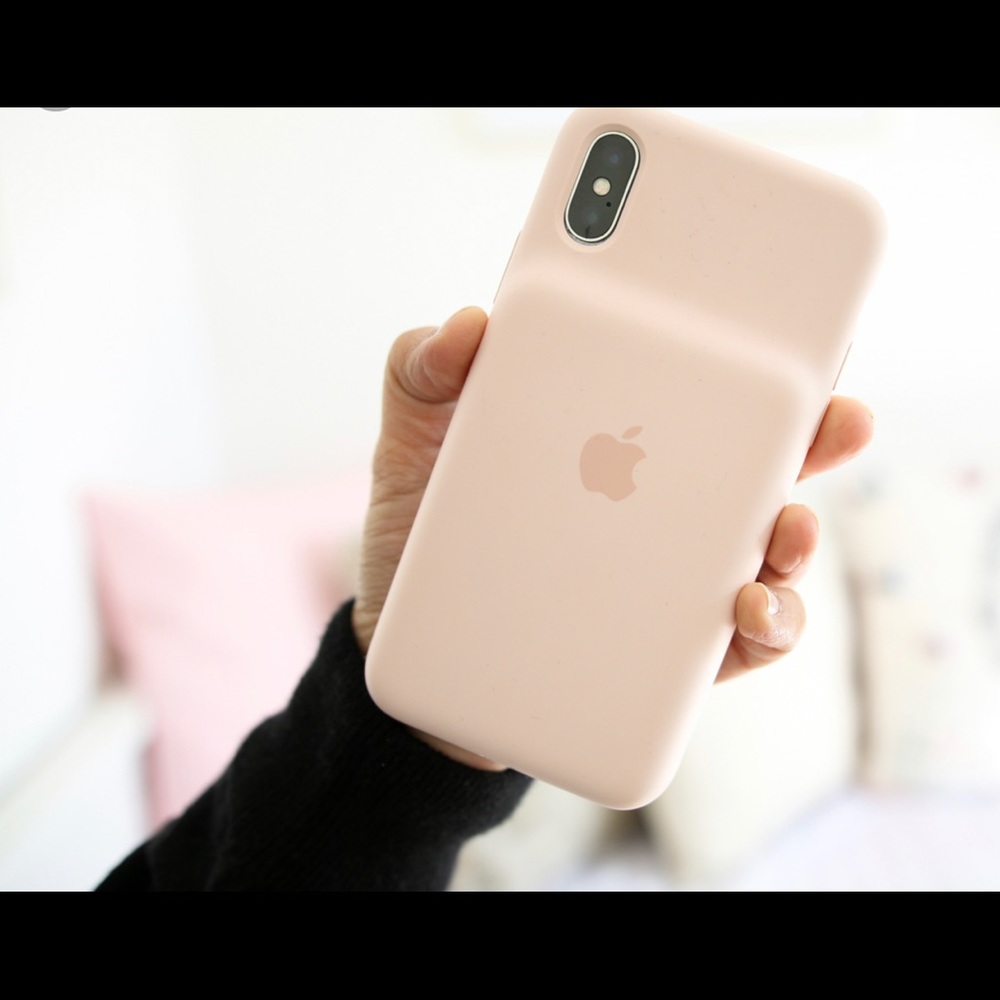 iPhone XS sand pink charging case